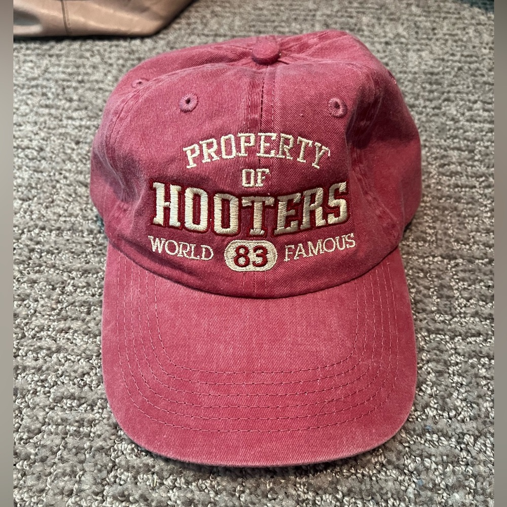 Hooter’s Hat